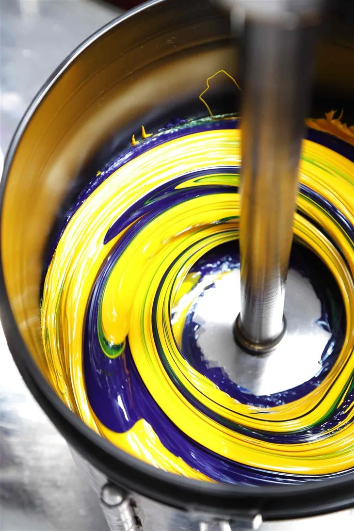 Tinta de vidro isolante para tela sensível ao toque com display inteligente